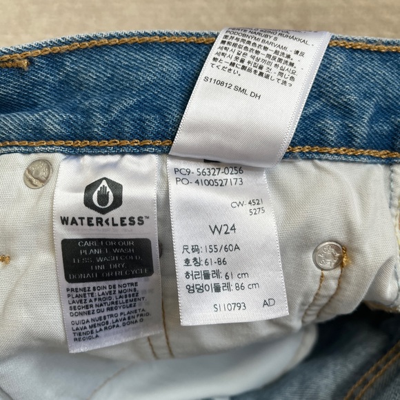 NWT Levi’s 501 Original Cutoff Denim Short, Size 24, Ojai Light Stone - Picture 7 of 10